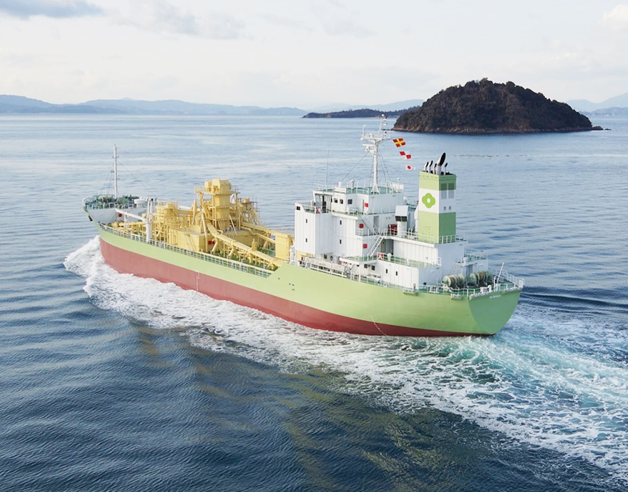 セメント、フライアッシュ専用船